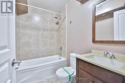 16 Gray Lane, Barrie, ON - Indoor Photo Showing Bathroom
