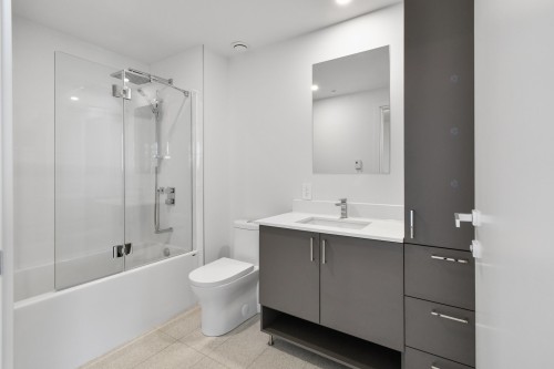 Bathroom - 205-3665 Av. Jean-Béraud, Laval (Chomedey), QC - Indoor Photo Showing Bathroom