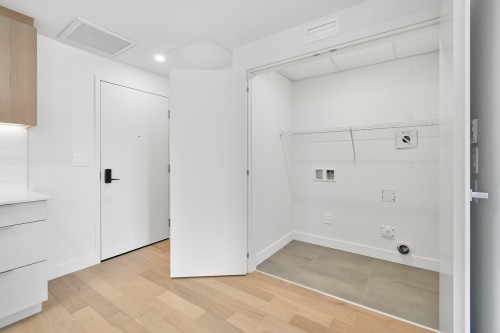 Laundry - 205-3665 Av. Jean-Béraud, Laval (Chomedey), QC - Indoor Photo Showing Other Room