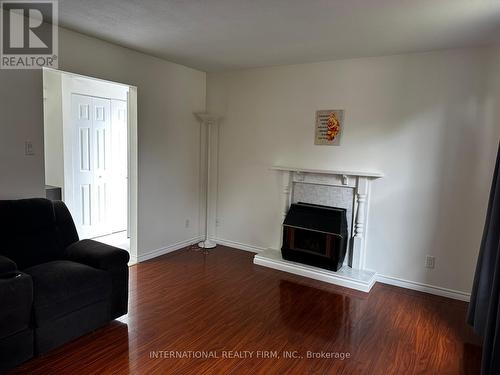 130 Sekura Crescent, Cambridge, ON - Indoor Photo Showing Living Room With Fireplace