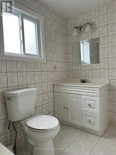 130 Sekura Crescent, Cambridge, ON - Indoor Photo Showing Bathroom