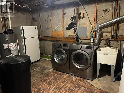 130 Sekura Crescent, Cambridge, ON - Indoor Photo Showing Laundry Room