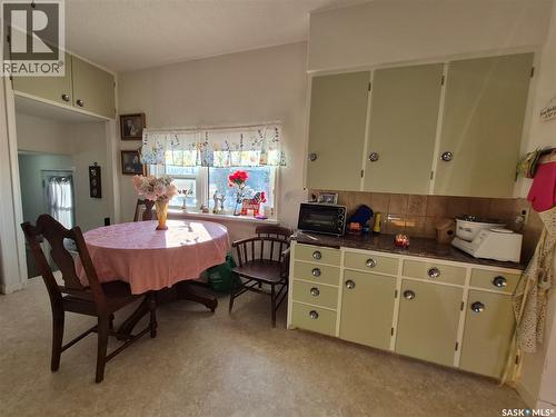 500 2Nd Avenue E, Kyle, SK - Indoor