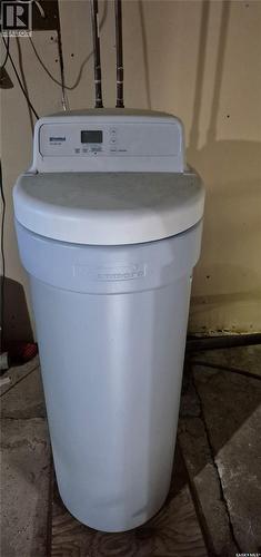 500 2Nd Avenue E, Kyle, SK - Indoor