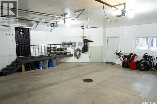 15 Broadway Street S, Redvers, SK - Indoor Photo Showing Garage