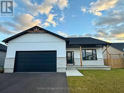 18 DURANT STREET  Petawawa, ON K8H 0G2