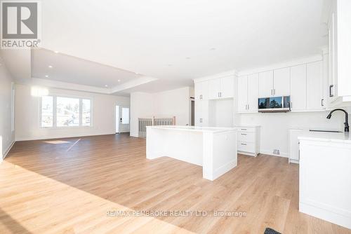 18 Durant Street, Petawawa, ON - Indoor Photo Showing Kitchen