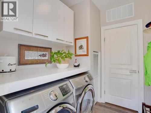 115-8430 Springbrook Road, Powell River, BC - Indoor Photo Showing Laundry Room
