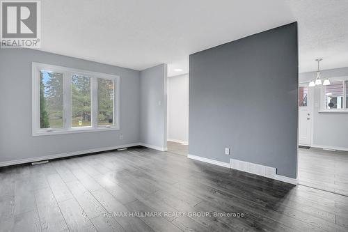 71 Morton Drive, Ottawa, ON - Indoor Photo Showing Other Room