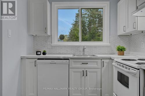 71 Morton Drive, Ottawa, ON - Indoor Photo Showing Kitchen