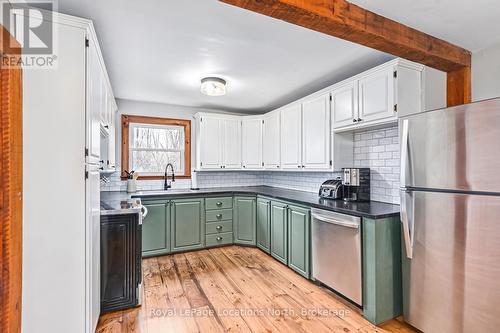 209009 26 Highway, Blue Mountains, ON - Indoor Photo Showing Kitchen