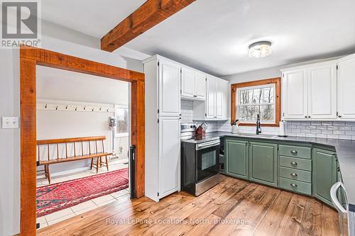 209009 26 Highway, Blue Mountains, ON - Indoor Photo Showing Kitchen