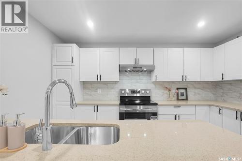 161 Rita Crescent, Saskatoon, SK - Indoor Photo Showing Kitchen With Double Sink With Upgraded Kitchen