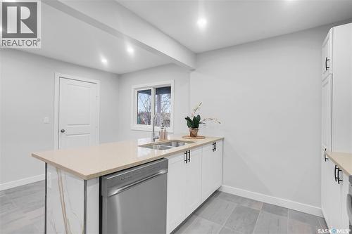 161 Rita Crescent, Saskatoon, SK - Indoor Photo Showing Kitchen With Double Sink