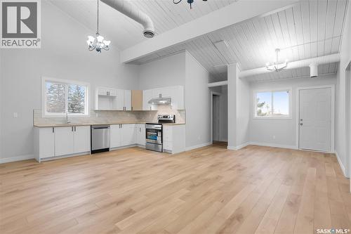 161 Rita Crescent, Saskatoon, SK - Indoor Photo Showing Kitchen
