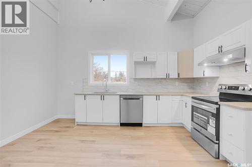 161 Rita Crescent, Saskatoon, SK - Indoor Photo Showing Kitchen With Upgraded Kitchen