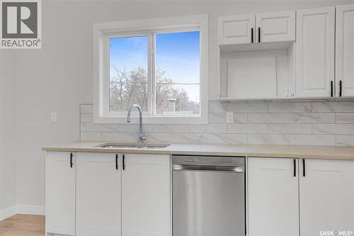 161 Rita Crescent, Saskatoon, SK - Indoor Photo Showing Kitchen