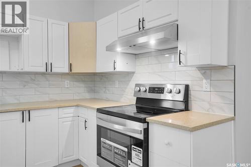 161 Rita Crescent, Saskatoon, SK - Indoor Photo Showing Kitchen