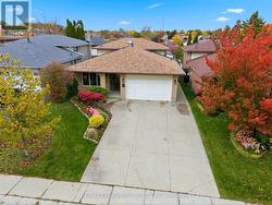 68 FIRENZE STREET  Hamilton, ON L9C 6V7