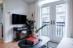 TH17-68 Carr Street  Toronto, ON M5T 1B7