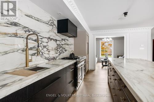 1041 Brandywine Court, Ottawa, ON - Indoor Photo Showing Kitchen With Upgraded Kitchen