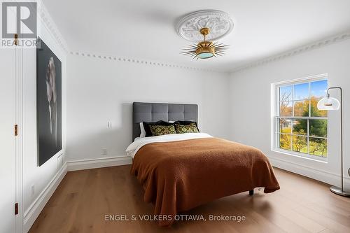 1041 Brandywine Court, Ottawa, ON - Indoor Photo Showing Bedroom