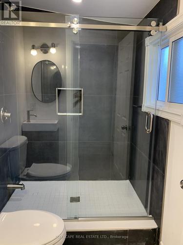 12 Kinrade Avenue, Hamilton, ON - Indoor Photo Showing Bathroom