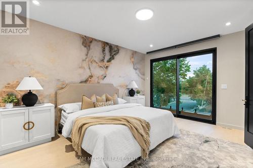 1090 Ella Avenue, Mississauga, ON - Indoor Photo Showing Bedroom
