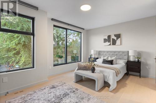 1090 Ella Avenue, Mississauga, ON - Indoor Photo Showing Bedroom