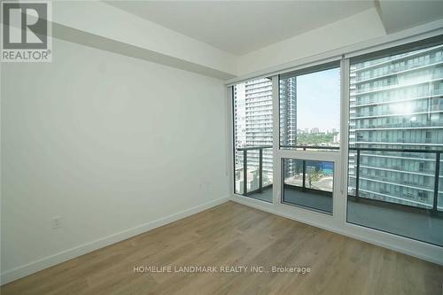 1015 - 95 Mcmahon Drive, Toronto, ON - Indoor Photo Showing Other Room