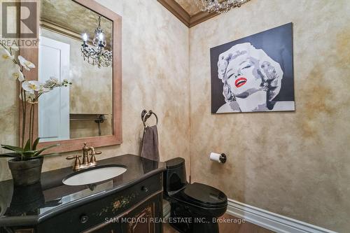 2025 Heartwood Court, Mississauga, ON - Indoor Photo Showing Bathroom