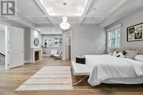 2025 Heartwood Court, Mississauga, ON - Indoor Photo Showing Bedroom