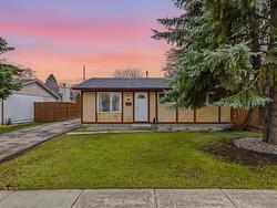 256 Gilmore AVE  Winnipeg, MB R2G 0Z2