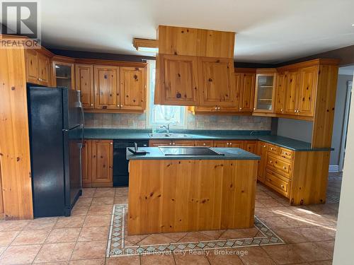 1 Kenneth Avenue, Erin, ON - Indoor Photo Showing Kitchen