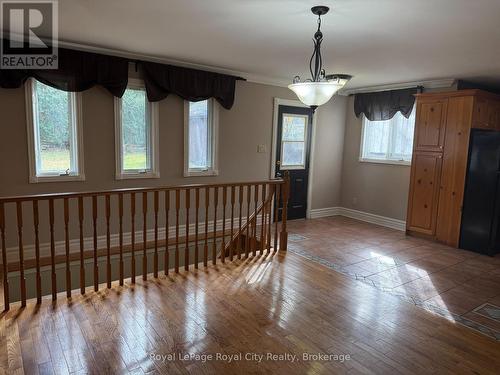 1 Kenneth Avenue, Erin, ON - Indoor Photo Showing Other Room