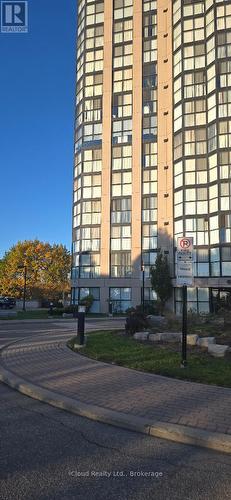 706 - 600 REXDALE BOULEVARD  Toronto, ON M9W 6T4