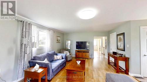 31410 Lake Ridge Road, Georgina (Pefferlaw), ON - Indoor Photo Showing Living Room