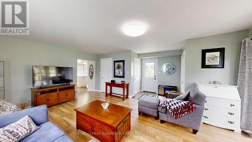 31410 Lake Ridge Road, Georgina (Pefferlaw), ON - Indoor Photo Showing Living Room