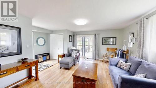 31410 Lake Ridge Road, Georgina (Pefferlaw), ON - Indoor Photo Showing Living Room