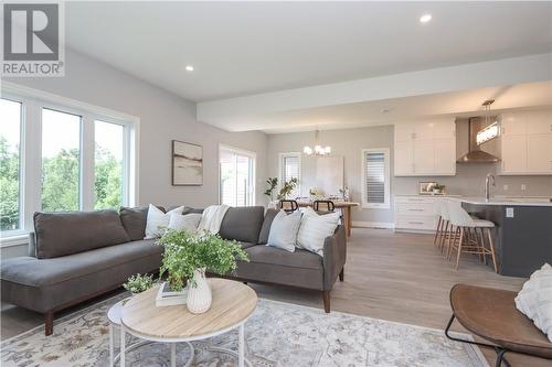 46 Carlos Way, Sudbury, ON - Indoor Photo Showing Living Room