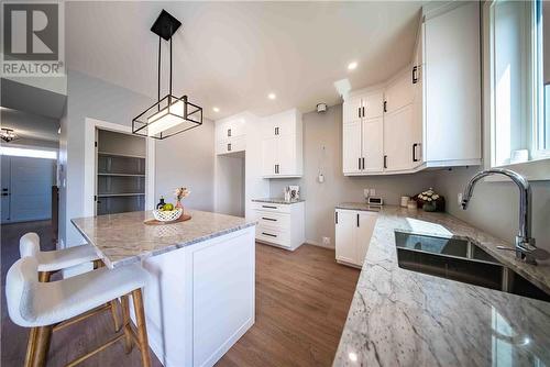 35 Noah Court, Sudbury, ON - Indoor Photo Showing Kitchen With Upgraded Kitchen