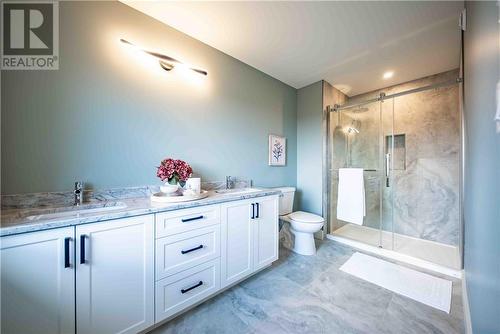 35 Noah Court, Sudbury, ON - Indoor Photo Showing Bathroom