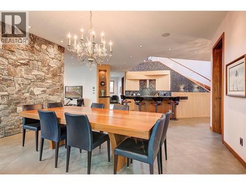 5308 Lakeshore Road, Kelowna, BC - Indoor Photo Showing Dining Room