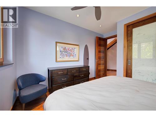 5308 Lakeshore Road, Kelowna, BC - Indoor Photo Showing Bedroom