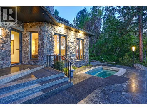 5308 Lakeshore Road, Kelowna, BC - Outdoor
