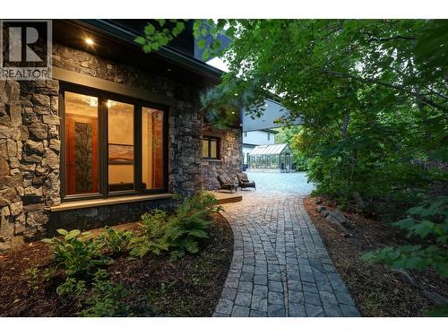 5308 Lakeshore Road, Kelowna, BC - Outdoor