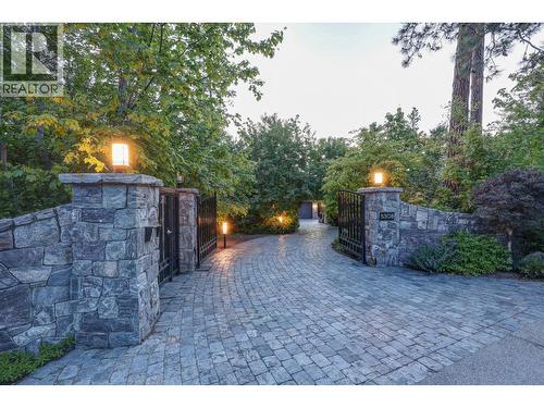 5308 Lakeshore Road, Kelowna, BC - Outdoor