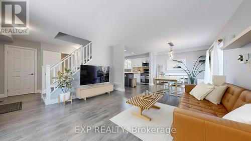 476 Aleah Crescent, Georgina, ON - Indoor Photo Showing Living Room