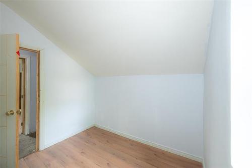 113 Lorne Ave, Winnipeg, MB 