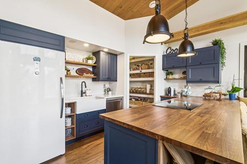 Salle à manger - 48 Ch. Richard-Tapp, Lachute, QC - Indoor Photo Showing Kitchen